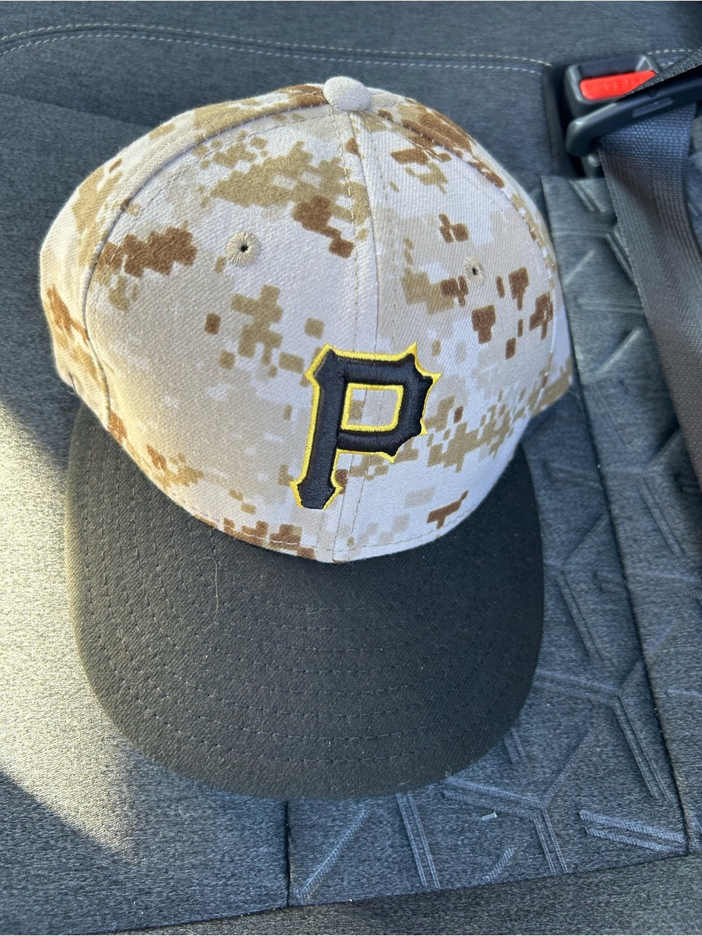 Pittsburgh Pirates Camo Baseball Cap - Desert Digital